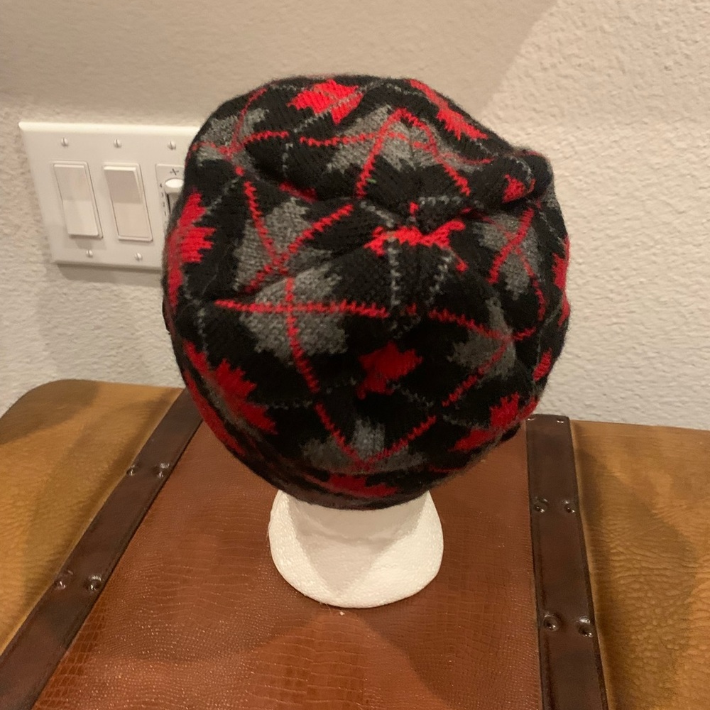 Maple leaf beanie. Super cool. - Picture 3 of 7